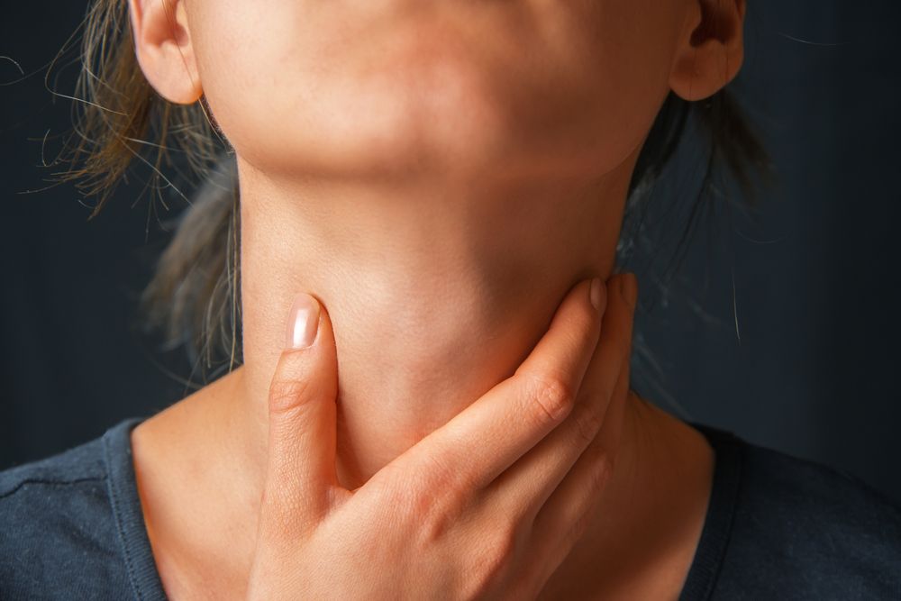 Simptomi bolesti štitnjače — osjetljivost prednjeg dijela vrata