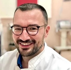 Dr. Dario Vukosav